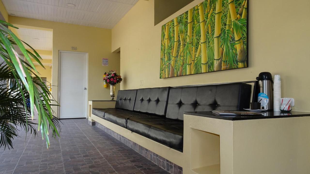 La Villa Descanso Hotel Вилета Екстериор снимка